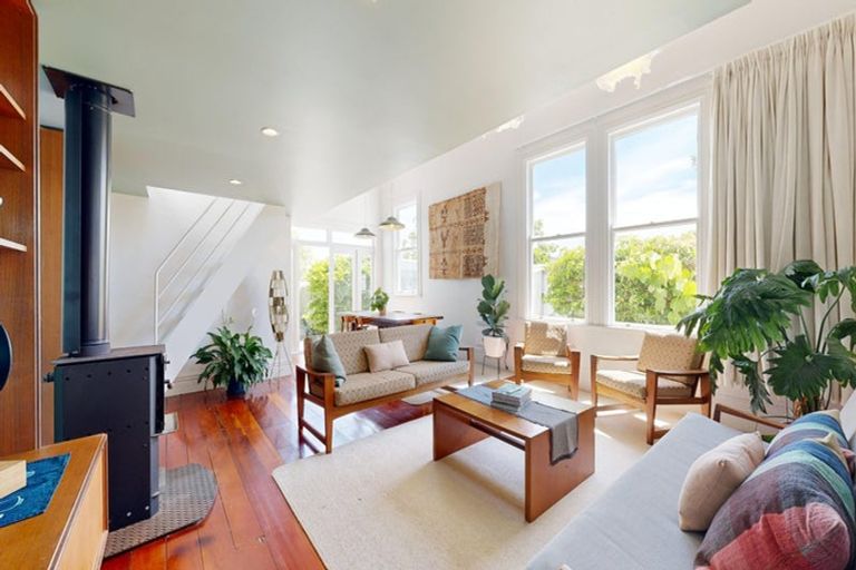 Photo of property in 118 Elizabeth Street, Mount Victoria, Wellington, 6011