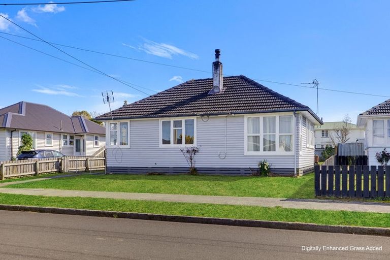 Photo of property in 15 Cameron Crescent, Masterton, 5810