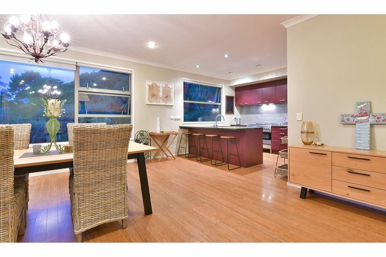 Photo of property in 92b Scott Road, Stanmore Bay, Whangaparaoa, 0932