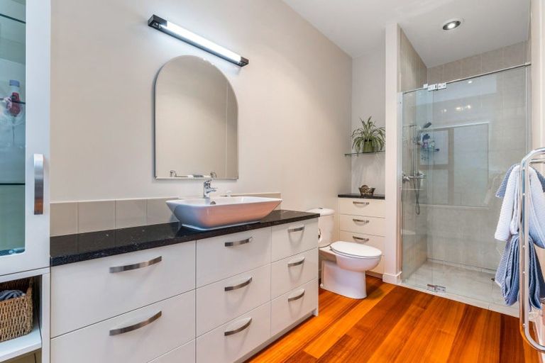 Photo of property in 39 Harry Dreadon Road, Opaheke, Papakura, 2584