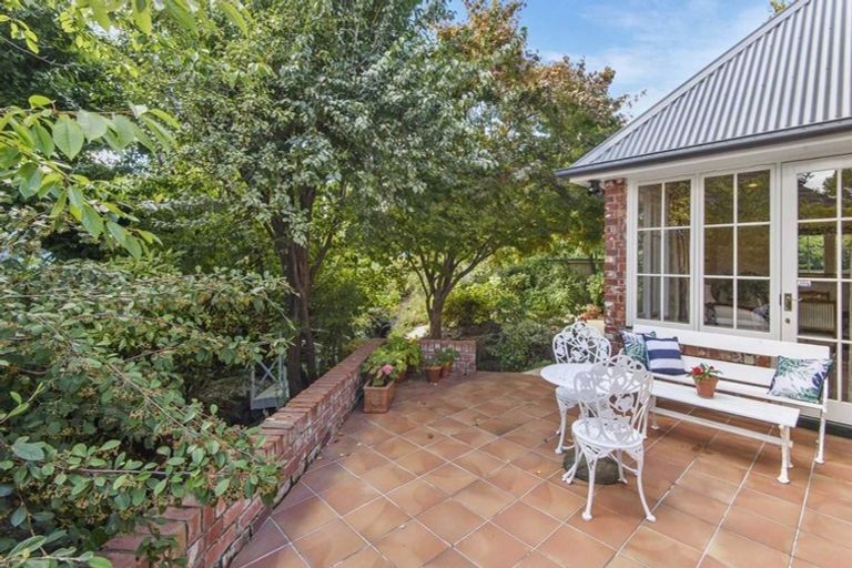 Photo of property in 12 Makora Street, Fendalton, Christchurch, 8041