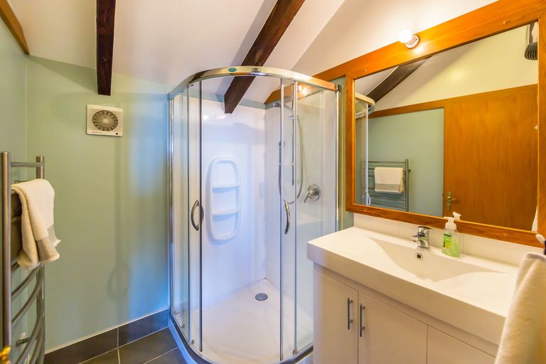 Photo of property in 5 Amherst Place, Cashmere, Christchurch, 8022