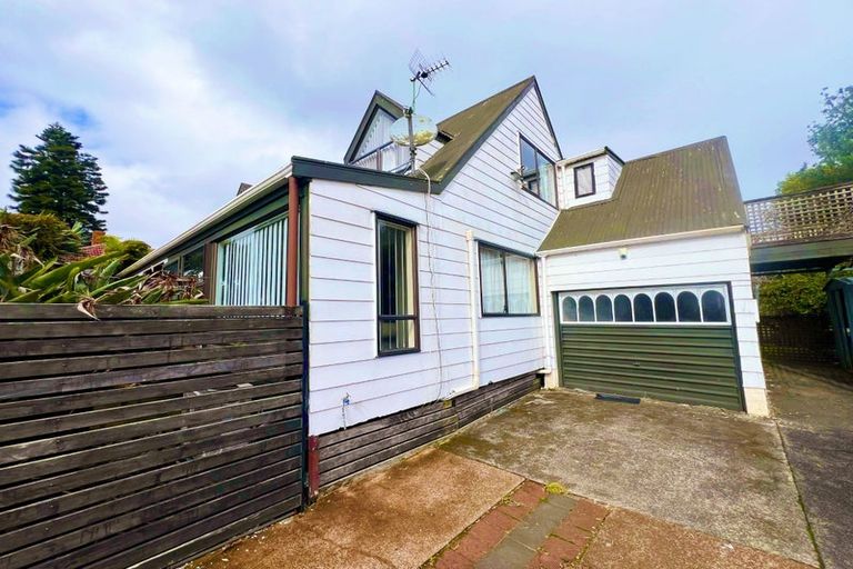 Photo of property in 2/87 Hillsborough Road, Hillsborough, Auckland, 1042