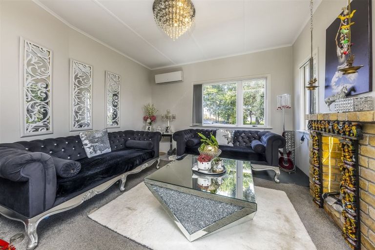 Photo of property in 13a Roys Road, Weymouth, Auckland, 2103