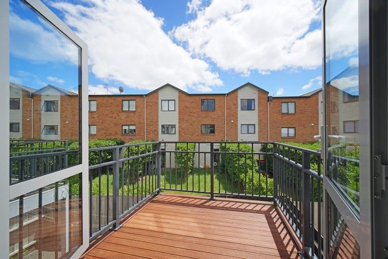 Photo of property in 60 Niu Lane, Te Atatu South, Auckland, 0610