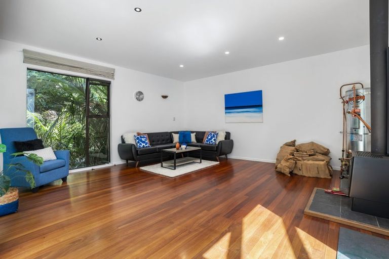 Photo of property in 40 Lone Kauri Road, Karekare, New Lynn, 0772