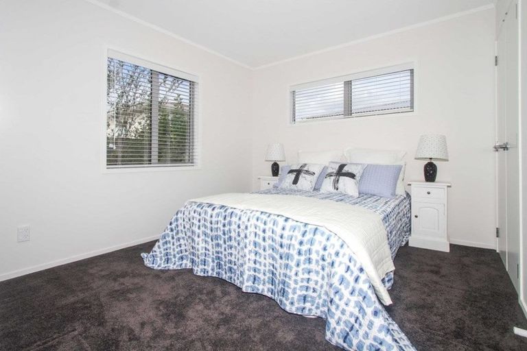 Photo of property in 29a Sylvan Crescent, Te Atatu South, Auckland, 0610