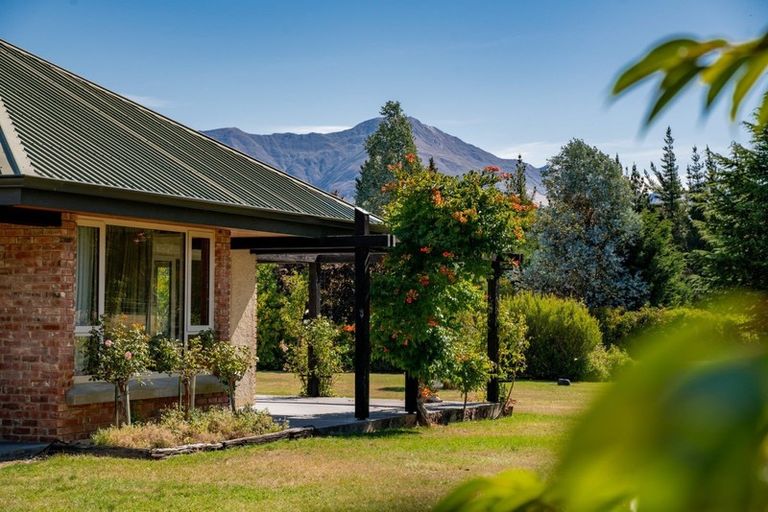 Photo of property in 11 Riverbank Road, Wanaka, 9382