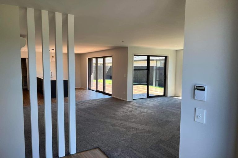 Photo of property in 10 Pierce Street, Marshland, Christchurch, 8083