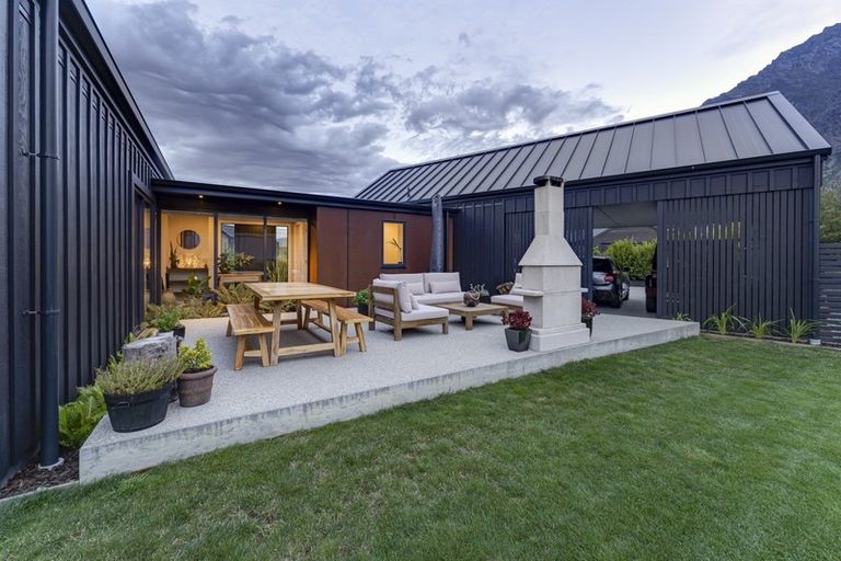 Photo of property in 11 Jacks Point Rise, Jacks Point, Queenstown, 9371