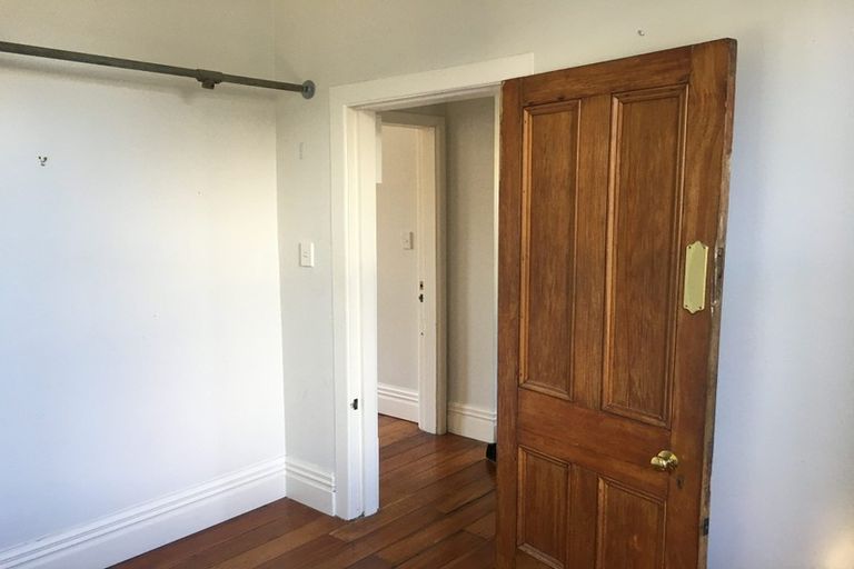 Photo of property in 13 Myrtle Crescent, Mount Cook, Wellington, 6021