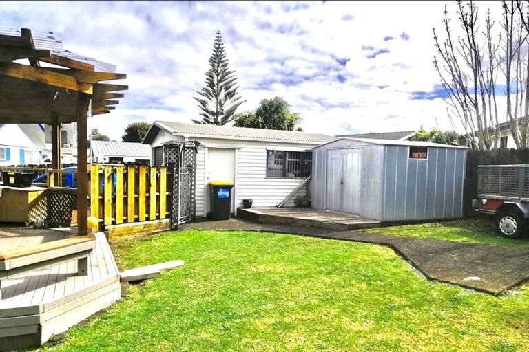 Photo of property in 221 Mahia Road, Wattle Downs, Auckland, 2103
