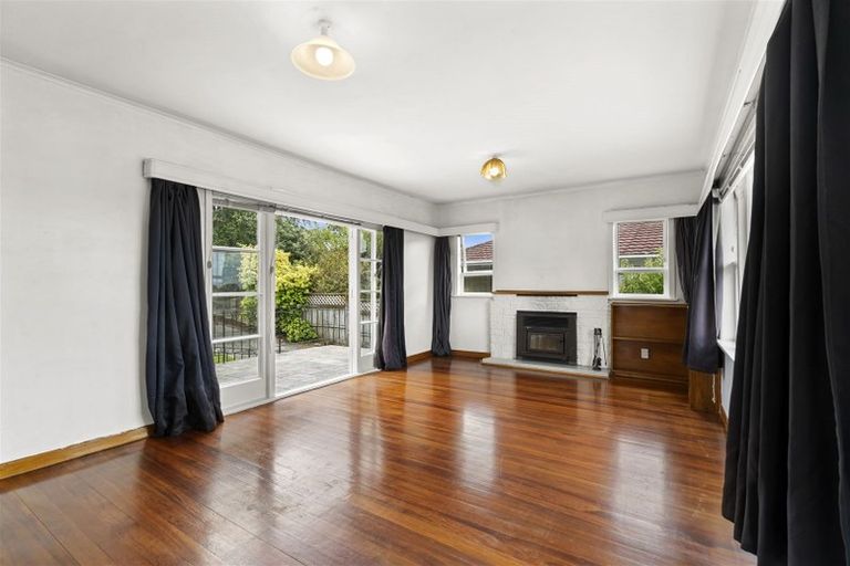 Photo of property in 13 Bruce Road, Glenfield, Auckland, 0629