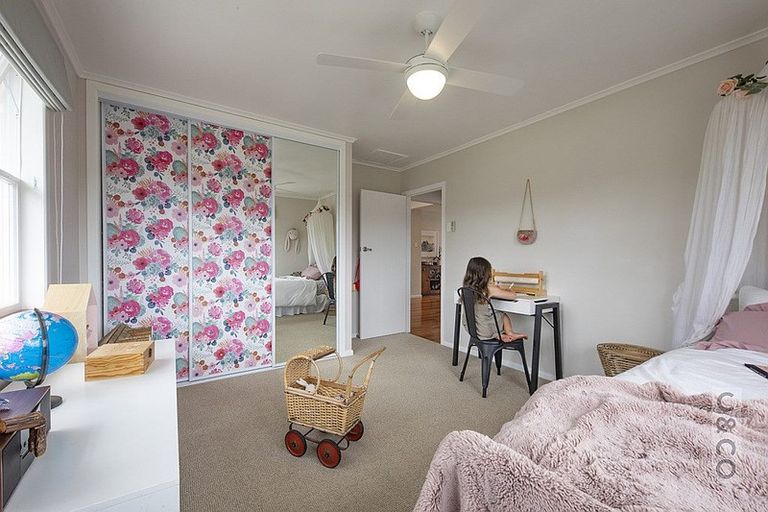 Photo of property in 25 Maude Street, Riverhead, 0820