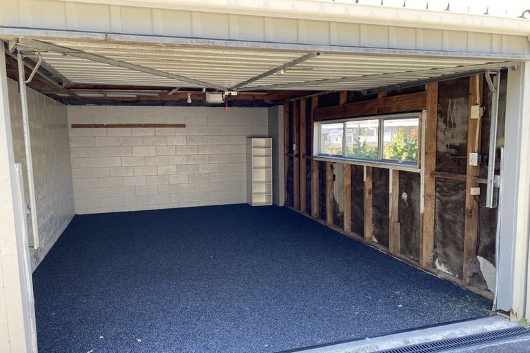 Photo of property in 1/6a Poseidon Place, Half Moon Bay, Auckland, 2012