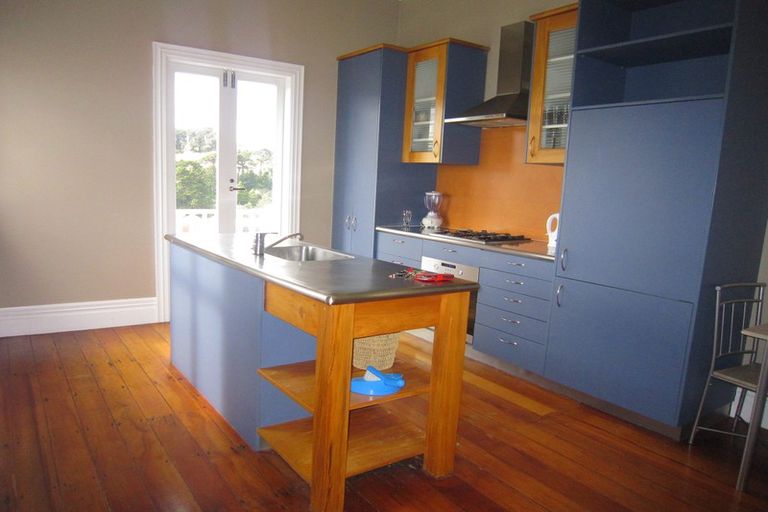 Photo of property in 145 Tasman Street, Mount Cook, Wellington, 6021