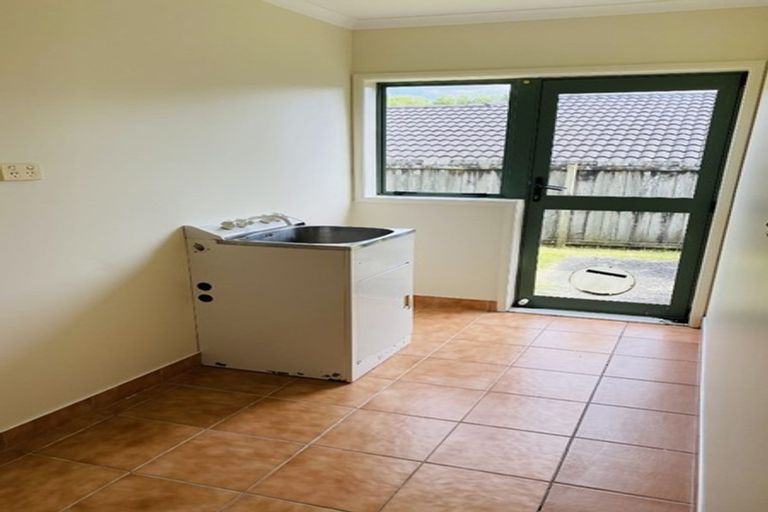 Photo of property in 88 Bluebird Crescent, Unsworth Heights, Auckland, 0632