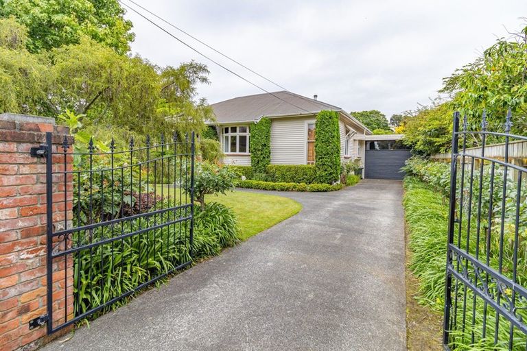 Photo of property in 1 Tulloch Street, Saint Johns Hill, Whanganui, 4500