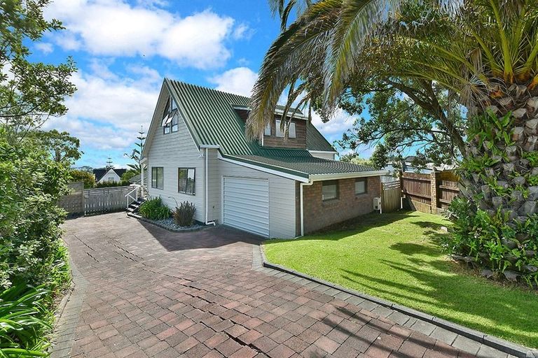 Photo of property in 58 Albatross Road, Red Beach, 0932