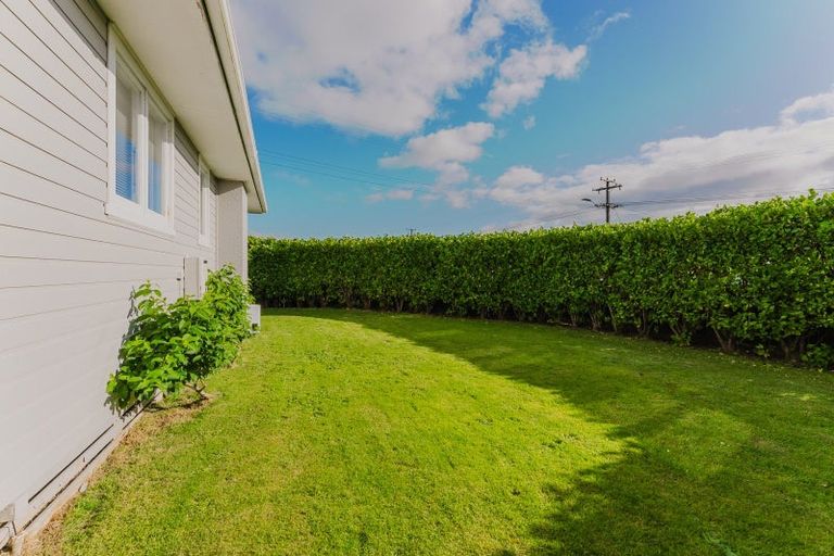 Photo of property in 215 Mangorei Road, Merrilands, New Plymouth, 4312