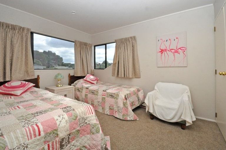 Photo of property in 1/8 Mandica Place, Sunnynook, Auckland, 0632