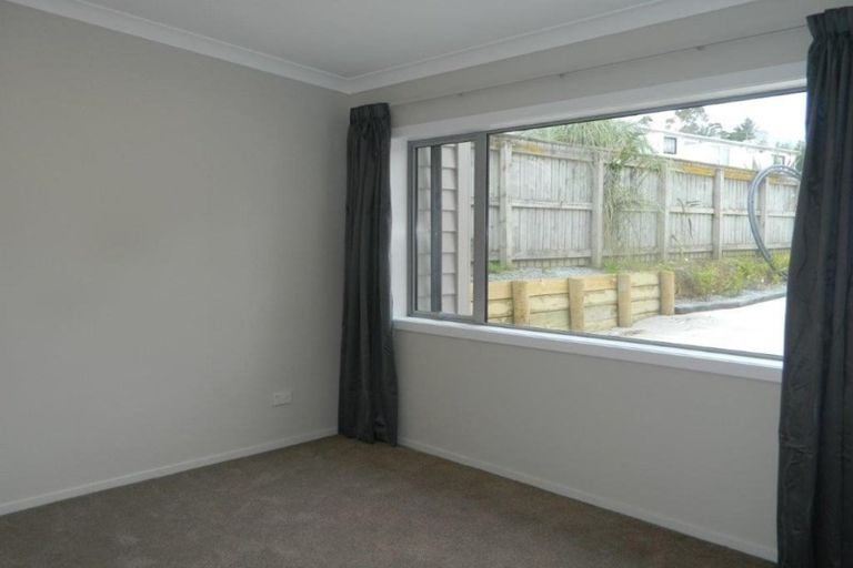 Photo of property in 9/19 Collins Avenue, Tawa, Wellington, 5028