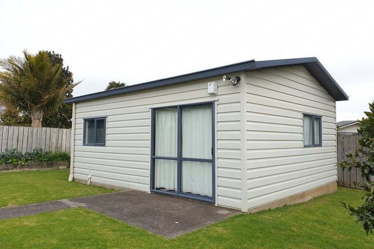 Photo of property in 115 Sykes Road, Weymouth, Auckland, 2103