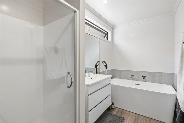 Photo of property in 103 Awataha Crescent, Pyes Pa, Tauranga, 3110