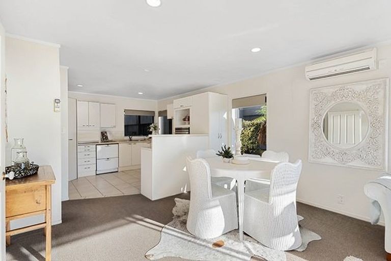 Photo of property in 110 Clovelly Road, Bucklands Beach, Auckland, 2012