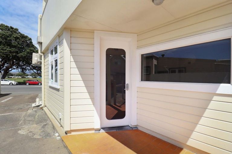 Photo of property in 40 Kilbirnie Crescent, Kilbirnie, Wellington, 6022