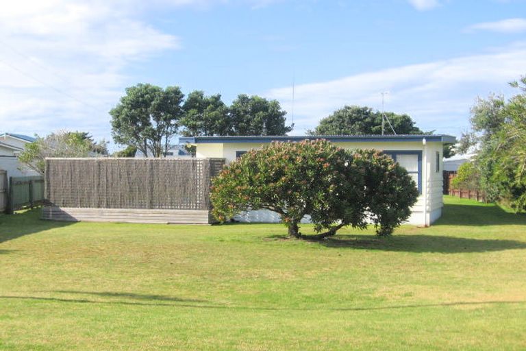 Photo of property in 102 Sylvia Road, Whangamata, 3620