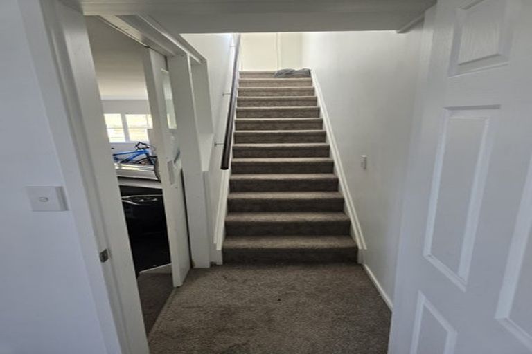 Photo of property in 10/199 Birdwood Road, Massey, Auckland, 0614