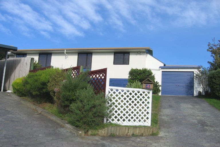 Photo of property in 4 Kivell Street, Ranui, Porirua, 5024