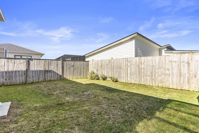 Photo of property in 24 Holcroft Street, Papakura, 2110