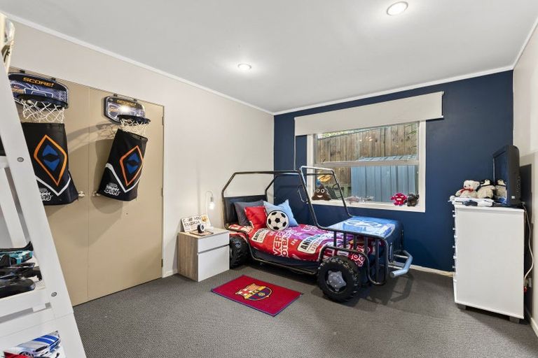 Photo of property in 23 Heta Road, Highlands Park, New Plymouth, 4312