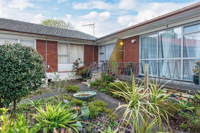 Photo of property in 5/1 Ribblesdale Road, Henderson, Auckland, 0612