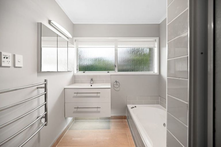 Photo of property in 8 Newcastle Road, Dinsdale, Hamilton, 3204