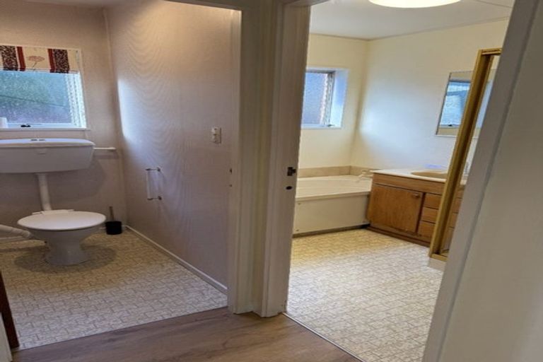 Photo of property in 1/43b Ambleside Drive, Burnside, Christchurch, 8053