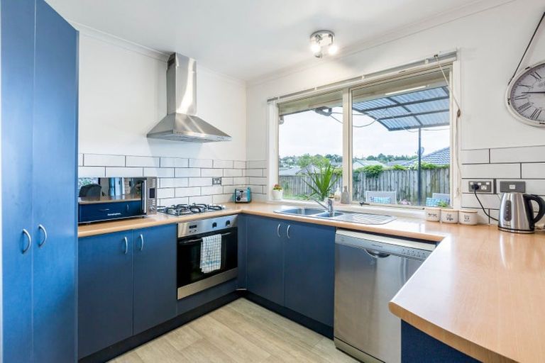 Photo of property in 58 Rivervale Grove, Stanmore Bay, Whangaparaoa, 0932