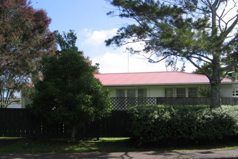 Photo of property in 2a Pinedale Place, Henderson, Auckland, 0610