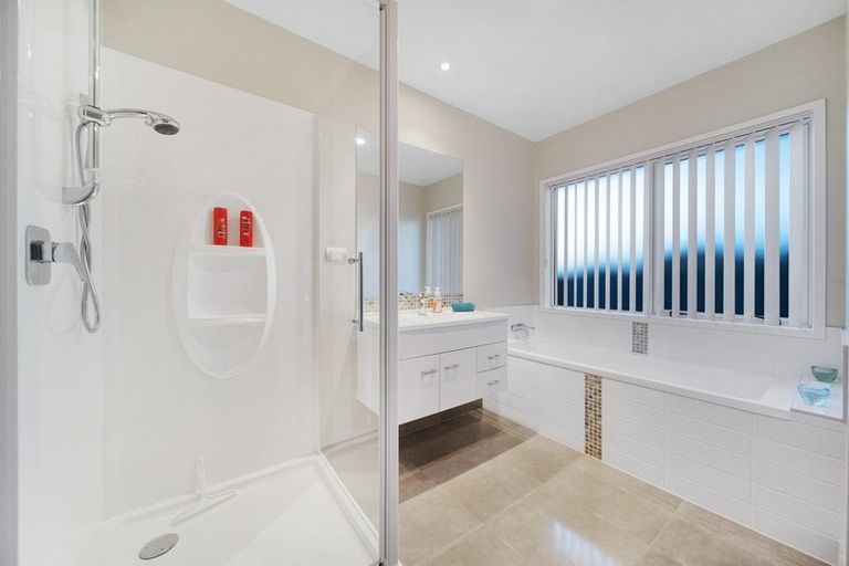 Photo of property in 30 Helenslee Road, Pokeno, 2402