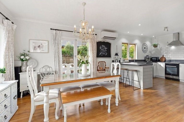 Photo of property in 49 Princes Street, Cambridge, 3434