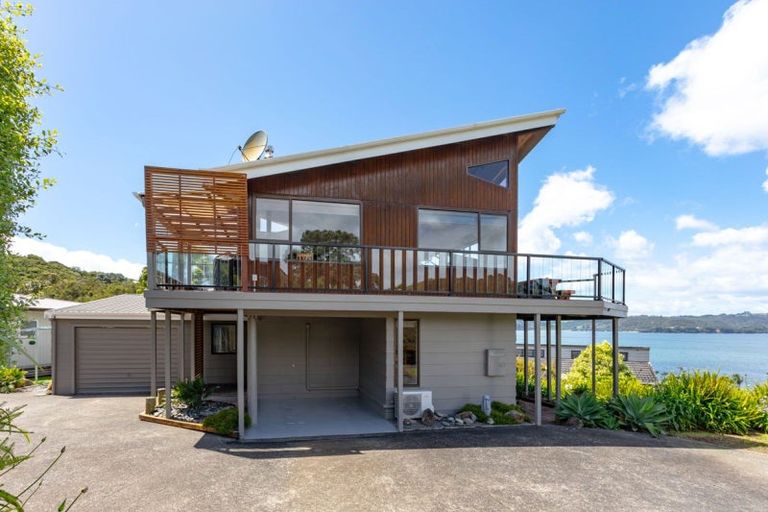 Photo of property in 9a Puriri Place, Whitianga, 3510