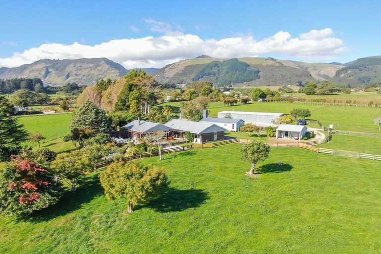 Photo of property in 70 Central Takaka Road, Takaka, 7183