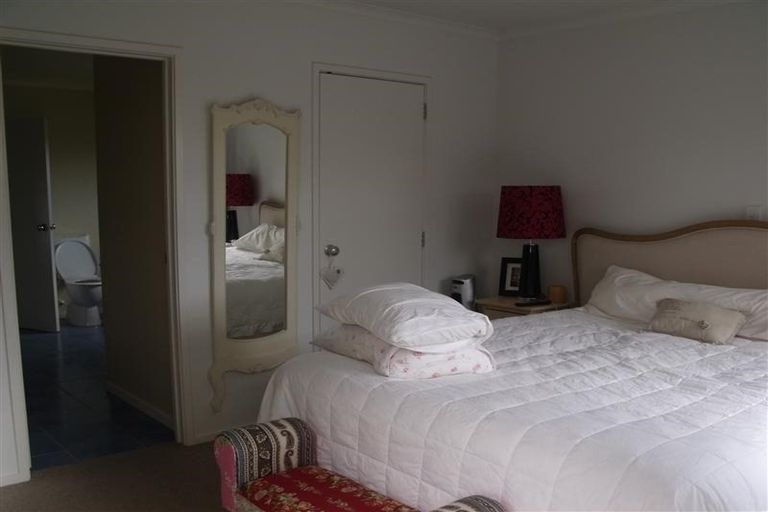 Photo of property in 2 Woodfield Place, Parkvale, Hastings, 4122