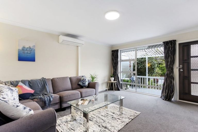 Photo of property in 2/8 Wedgewood Avenue, Cashmere, Christchurch, 8022