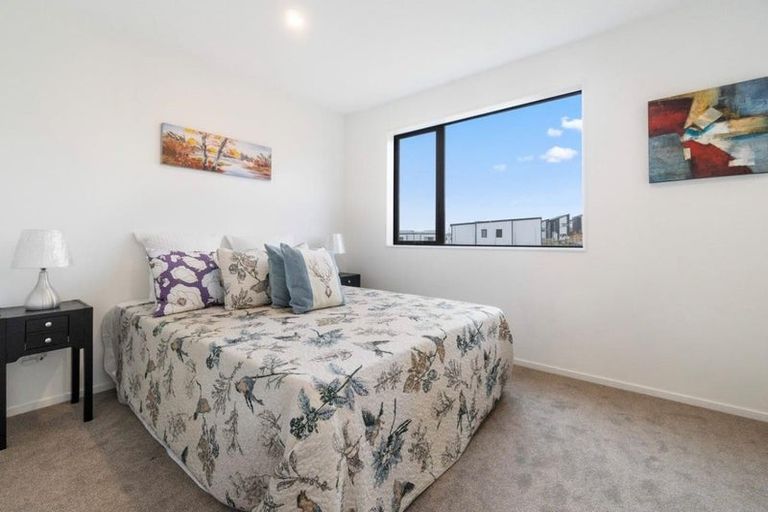 Photo of property in 33b Crestview Rise, Papakura, 2110