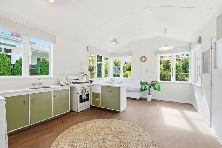 Photo of property in 80 Great North Road, Saint Johns Hill, Whanganui, 4500