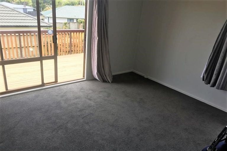 Photo of property in 21 Kirrie Avenue, Te Atatu South, Auckland, 0610