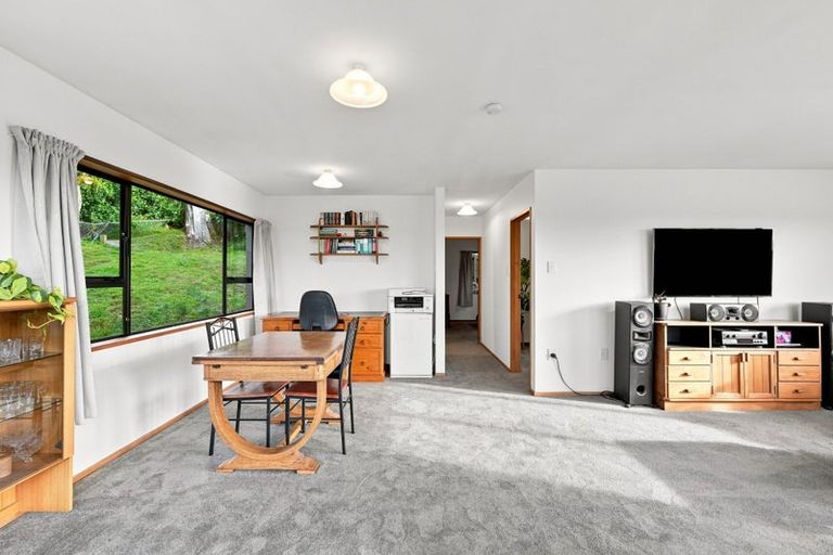 Photo of property in 433 Cashmere Road, Westmorland, Christchurch, 8025